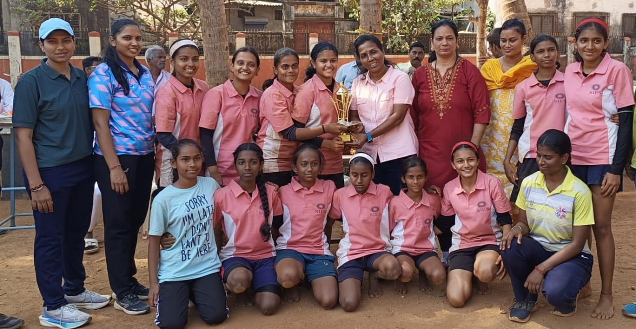 १५ वर्षाखालील मुलींच्या शालेय कबड्डी स्पर्धेत एस आय ई एस शाळा विजेती
