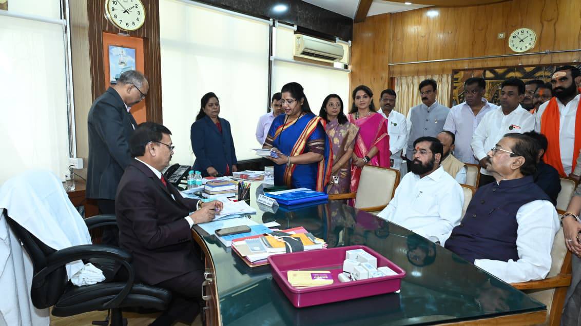 हाय व्होल्टेज ड्रामानंतर राज्यसभा बिनविरोध