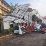 सावंतवाडी शहर,आसपासच्या गावांना बसला पाऊस-वादळाचा तडाखा…!