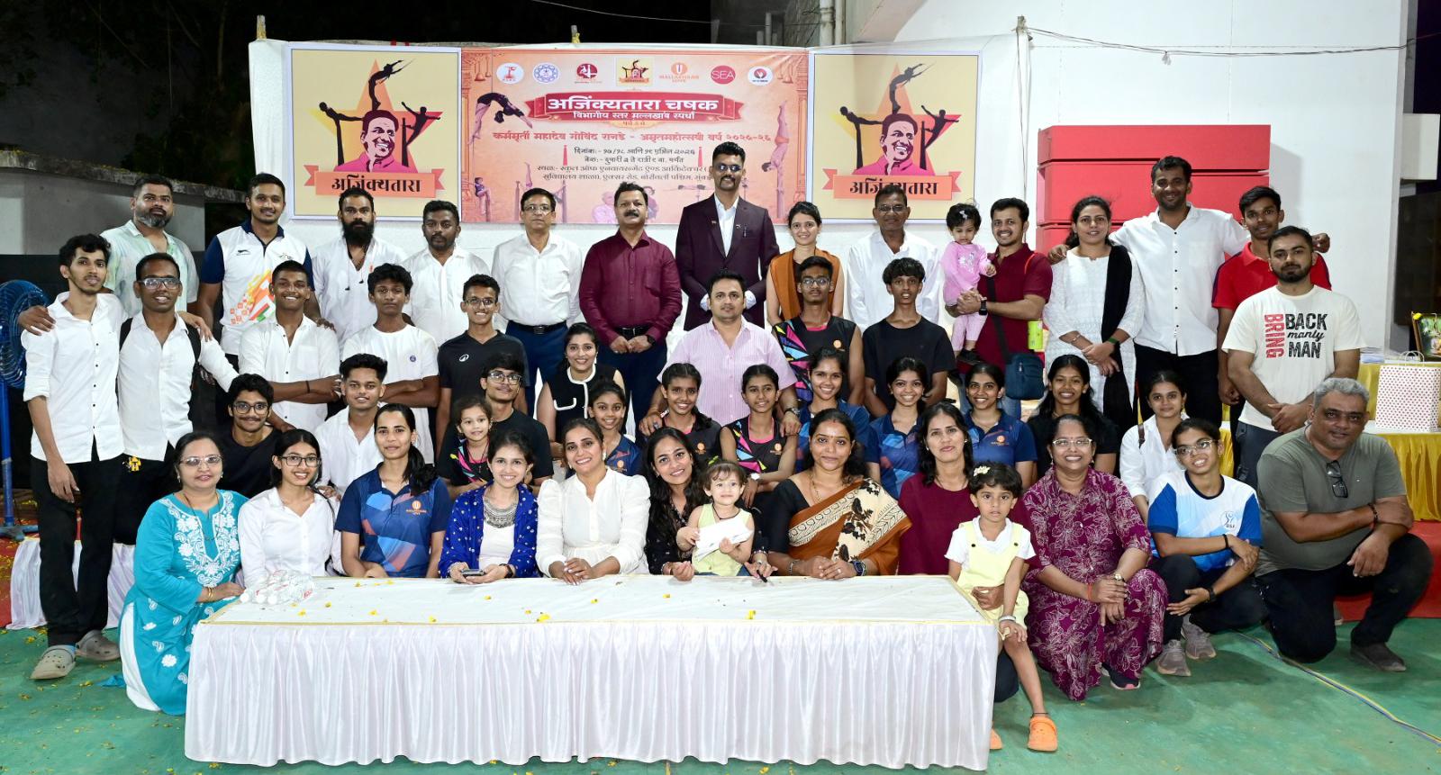 बोरिवली येथे अजिंक्यतारा मल्लखांब स्पर्धा उत्साही वातावरणात संपन्न