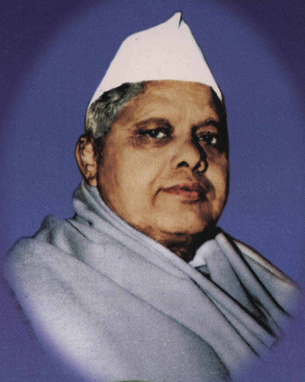  कुस्‍तीमहर्षी मामासाहेब मोहोळ, कसोटीपटू सदानंद मोहोळ यांच्‍या पुतळ्यांचे अनावरण