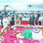 अलविदा आशाताई…सुरांचा ‘साज’ पंचतत्वात विलीन