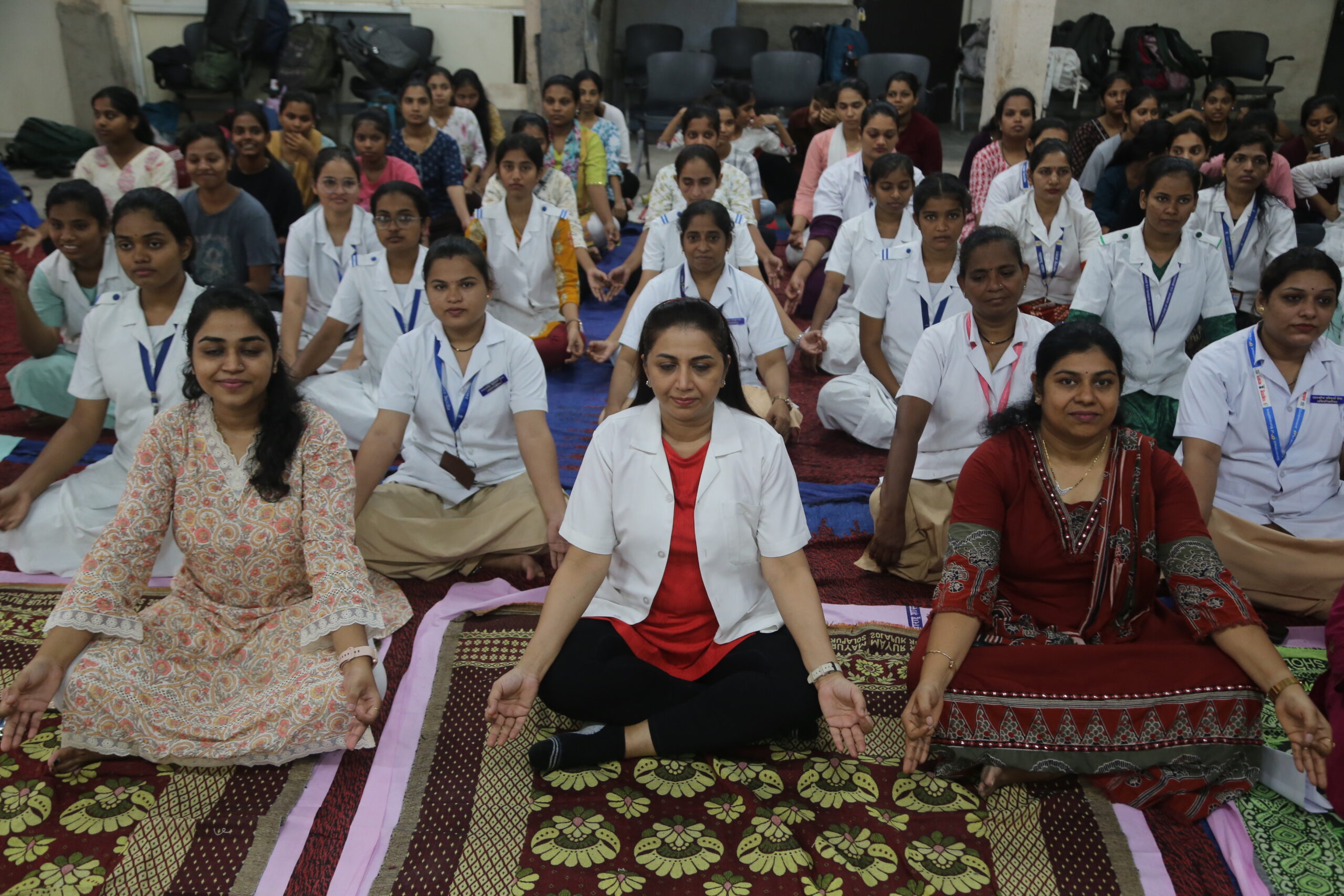 जागतिक योग दिनानिमित्त ठाणे जिल्हा सामान्य रुग्णालयात योगाभ्यास