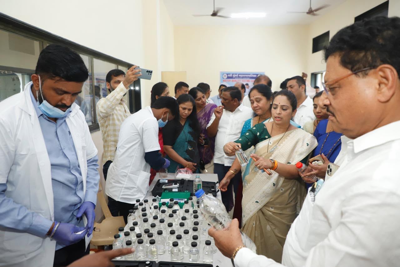 वाशी व तुर्भे भागात महापौर व उपमहापौर यांच्या उपस्थितीत विशेष जल तपासणी मोहीम